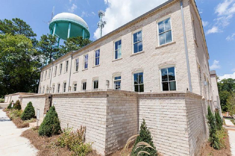 Real estate in The Park at Historic Roswell — look at the real estate search engine GEOLN.COM. Photo 1