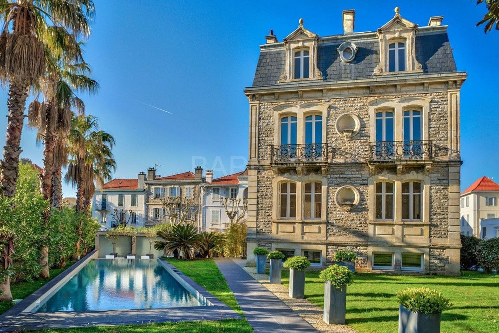 法国的豪华房地产，比亚里茨 — 来自开发商和业主的房地产搜索引擎 GEOLN.COM. 照片 1