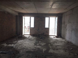 新建筑物中的黑框 — 来自开发商和业主的房地产搜索引擎 GEOLN.COM. 照片 2