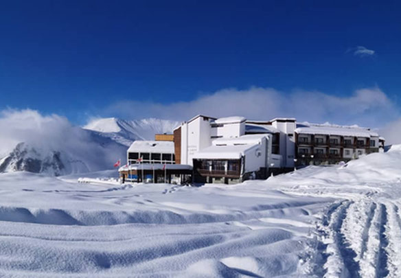 Престижный отель на 70 номеров на горнолыжном курорте Гудаури, Грузия.