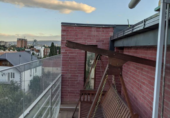 Продається 5-кімнатна квартира.