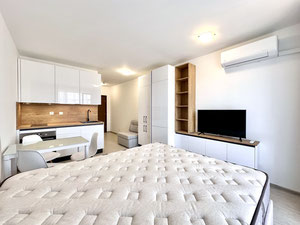 保加利亚。美丽的40平方米公寓，俯瞰阳光海滩的游泳池。 — 来自开发商和业主的房地产搜索引擎 GEOLN.COM. 照片 15