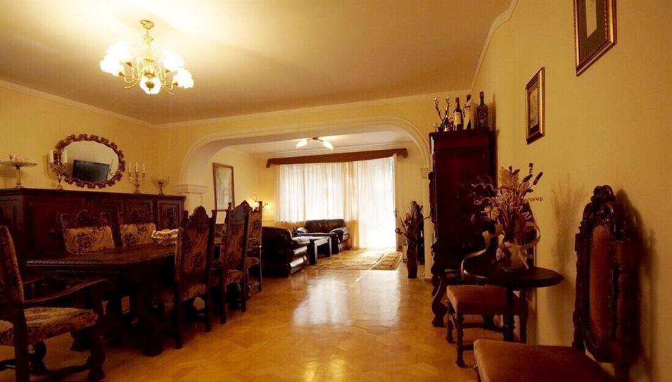 6 room apartment on Vera. Buy an apartment in Tbilisi, Vera — Find off-plan property or real estate resale directly from developers and owners GEOLN.COM. Photo 1