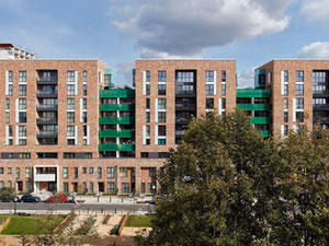 Real estate in Acton Gardens — look at the real estate search engine GEOLN.COM. Photo 3