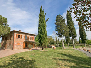 意大利郊区村庄的别墅，阿雷佐 — 来自开发商和业主的房地产搜索引擎 GEOLN.COM. 照片 2