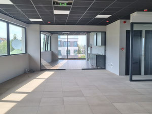 مكتب للإيجار — ابحث عن عقار قيد الإنشاء أو عقار معاد بيعه مباشرة من المطورين والملاك GEOLN.COM. صورة فوتوغرافية 2