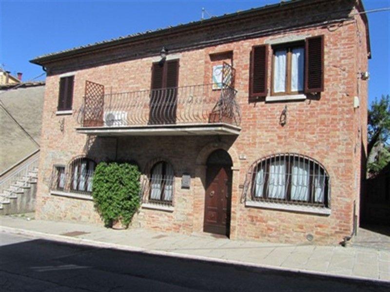 Вілла в Італії, Тоскані, Монтепульчано — Пошуковик нерухомості від забудовників і власників GEOLN.COM. Фото 1