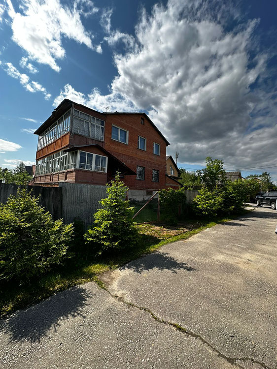 Venta de casa con terreno — Encuentre propiedades fuera del plan o reventa de bienes inmuebles directamente de desarrolladores y propietarios GEOLN.COM. Foto 1