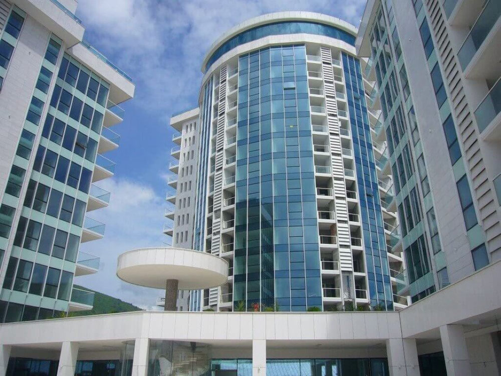 布德瓦黑山海边的公寓 — 来自开发商和业主的房地产搜索引擎 GEOLN.COM. 照片 1