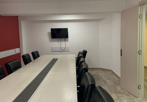 Продається комерційна площа 394.00 м²