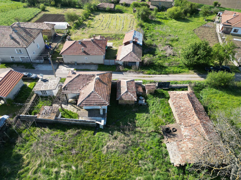 This is the title field. — Find off-plan property or real estate resale directly from developers and owners GEOLN.COM. Photo 1