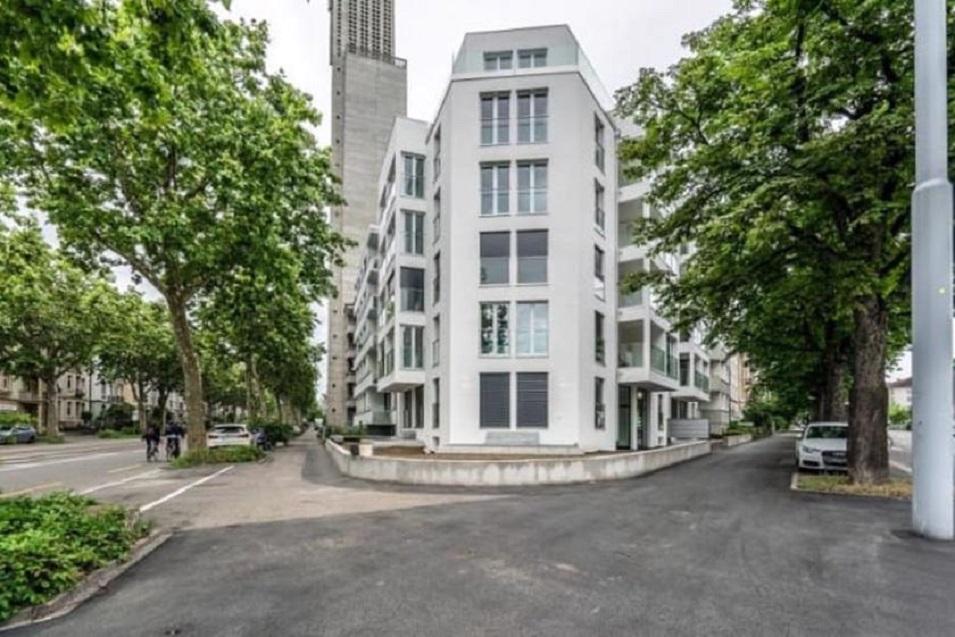 Real estate in Strassburgerallee — look at the real estate search engine GEOLN.COM. Photo 1