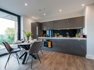 უძრავი კონება Staines Upon Thames — გადახედეთ უძრავი ქონების საძიებო სისტემას GEOLN.COM. ფოტო 6