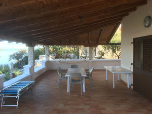 შესანიშნავი სახლი ზღვის პირველ ხაზში — უძრავი ქონების ყიდვა და მფლო ბელებისგან GEOLN.COM. ფოტო 4