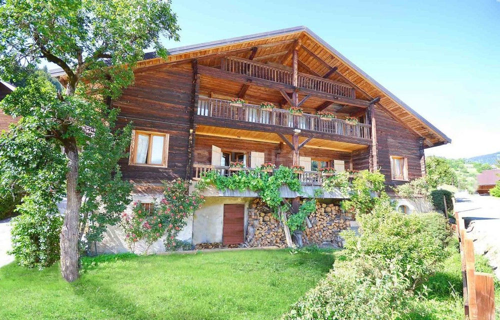 小木屋在法国，奥弗涅，马尼戈 — 来自开发商和业主的房地产搜索引擎 GEOLN.COM. 照片 1