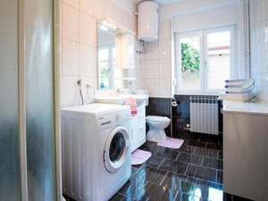 Casa en Croacia, Primorsko-Goranska, Novi Vinodolski — Encuentre propiedades fuera del plan o reventa de bienes inmuebles directamente de desarrolladores y propietarios GEOLN.COM. Foto 10