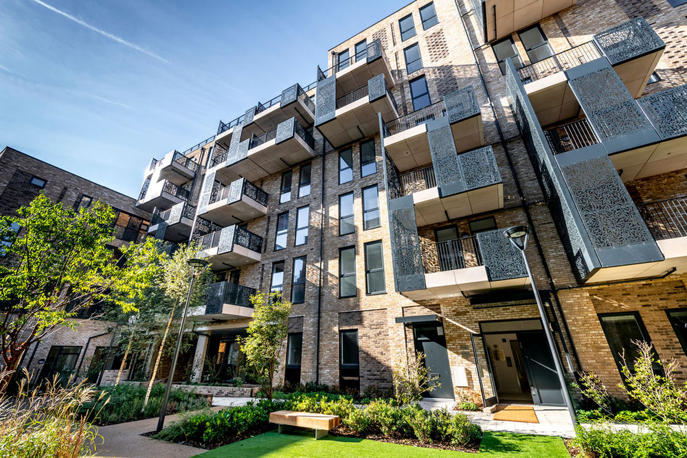 Real estate in The Levers — look at the real estate search engine GEOLN.COM. Photo 1