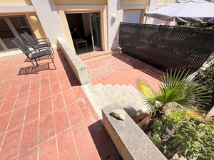 იყიდება ბინა პლაჟებთან ახლოს, ქალაქის ცენტრთან — უძრავი ქონების ყიდვა და მფლო ბელებისგან GEOLN.COM. ფოტო 4