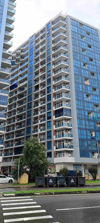 იყიდება ბინა ბათუმში — უძრავი ქონების ყიდვა და მფლო ბელებისგან GEOLN.COM. ფოტო 1