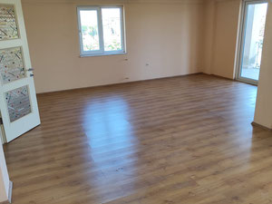 A 400 m de la carretera Pamukkale – Villa independiente de 3 plantas 6+1 – ¡Adecuada para familias numerosas y como inversión! — Encuentre propiedades fuera del plan o reventa de bienes inmuebles directamente de desarrolladores y propietarios GEOLN.COM. Foto 16