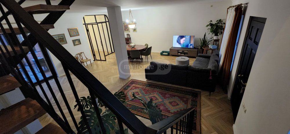 在斯瓦涅季区出售的新建三层房屋，您可以欣赏到第比利斯的美丽景色。 — 来自开发商和业主的房地产搜索引擎 GEOLN.COM. 照片 1