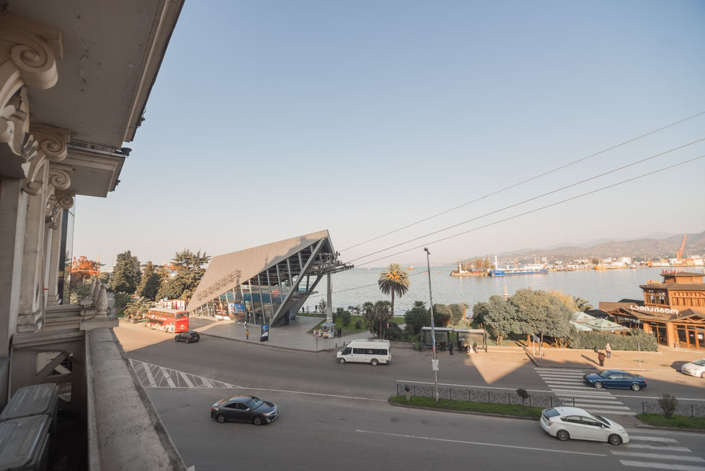 巴统市中心的公寓 — 来自开发商和业主的房地产搜索引擎 GEOLN.COM. 照片 1