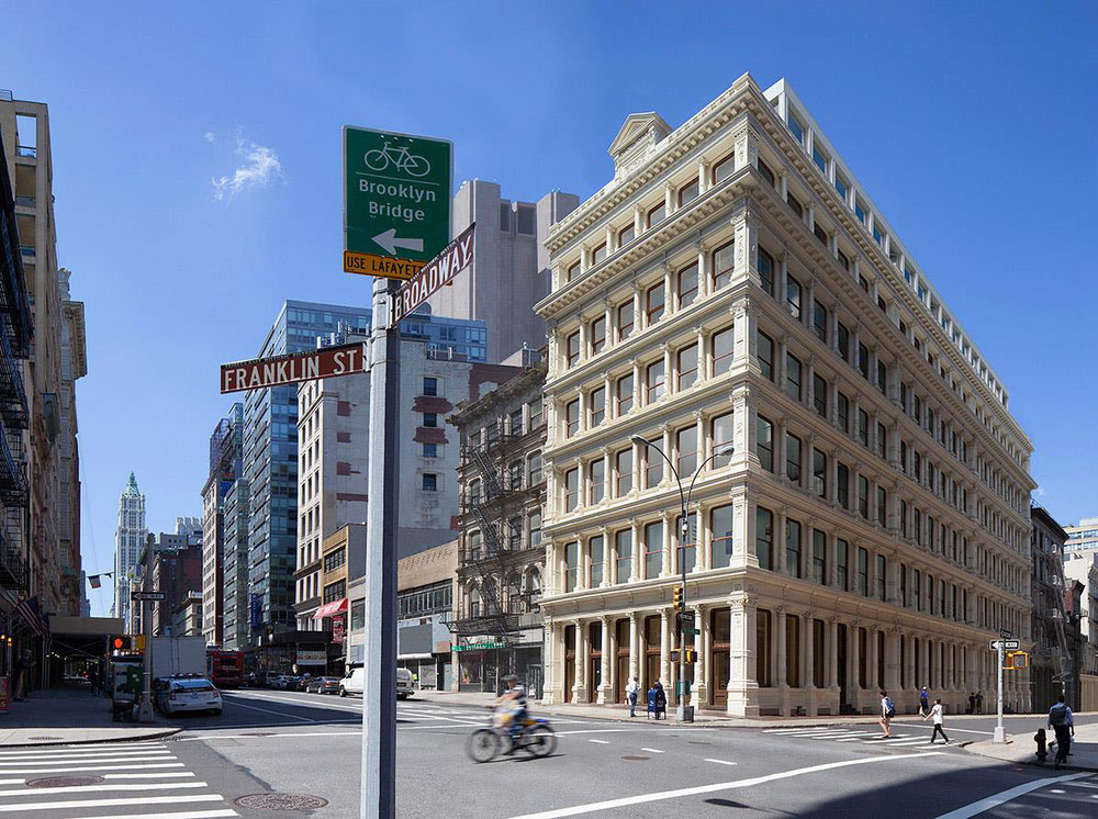 Real estate in Cast Iron House — look at the real estate search engine GEOLN.COM. Photo 1