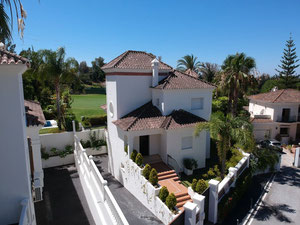 فيلا 4 غرف نوم 433 متر مربع في Guadalmina Alta ، إسبانيا — ابحث عن عقار قيد الإنشاء أو عقار معاد بيعه مباشرة من المطورين والملاك GEOLN.COM. صورة فوتوغرافية 15