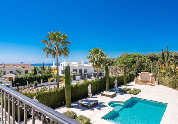 Villa 5 bedrooms 627 m² in Sierra Blanca, Spain