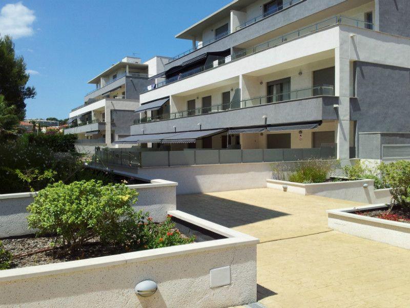 公寓在西班牙, 加泰罗尼亚, 拉皮内达 — 来自开发商和业主的房地产搜索引擎 GEOLN.COM. 照片 1