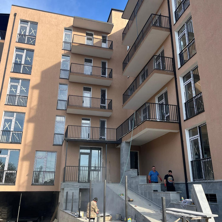 Verkauf einer Wohnung in Kutaisi — Immobilien-Suchservice von Bauträgern und Eigentümern GEOLN.COM. Foto 1