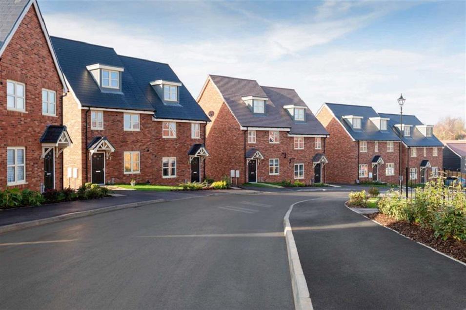 房地产在 Oaklands Grange — look at the real estate search engine GEOLN.COM. 照片 1