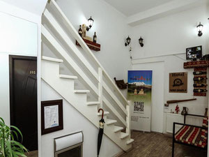 6 ოთახიანი სასტუმრო მთაწმინდაზე. უძრავი ქონება თბილისში შუამავლების გარეშე — უძრავი ქონების ყიდვა და მფლო ბელებისგან GEOLN.COM. ფოტო 11