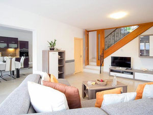 Casa en Croacia, Primorsko-Goranska, Novi Vinodolski — Encuentre propiedades fuera del plan o reventa de bienes inmuebles directamente de desarrolladores y propietarios GEOLN.COM. Foto 7