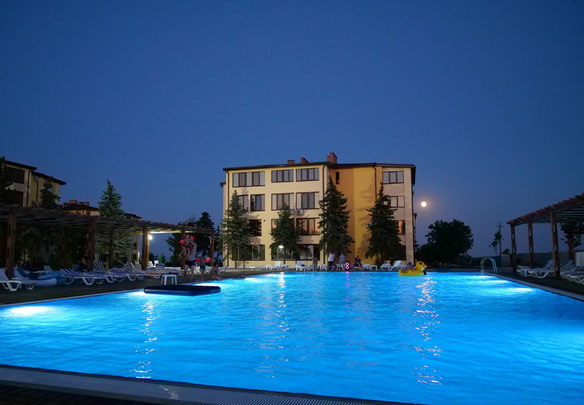 GRAND FAMILY APARTMENTS