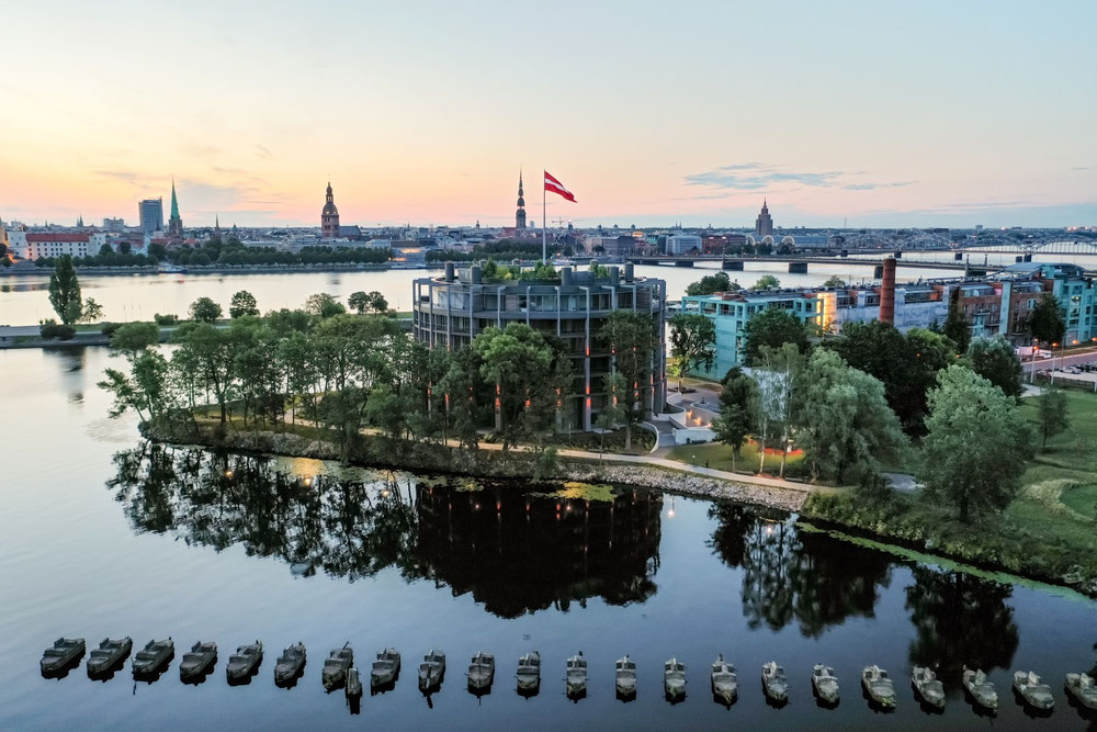 房地产在 River Breeze Residence — look at the real estate search engine GEOLN.COM. 照片 1