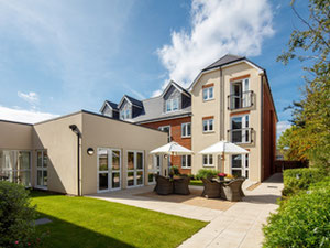 Real estate in Heathlands Buckinghamshire — look at the real estate search engine GEOLN.COM. Photo 2