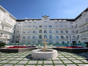 房地产在 Vincitore Palacio — look at the real estate search engine GEOLN.COM. 照片 5