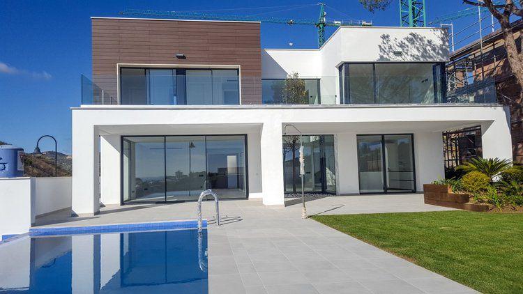 וילה 3 חדרי שינה 298 מ"ר בלה קאלה דה מיאס, ספרד — חיפוש נדל"ן מפרטי ומקבלן GEOLN.COM. תמונה 1