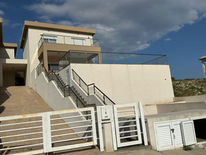 Вілла з видом на море та басейном на продаж — Пошуковик нерухомості від забудовників і власників GEOLN.COM. Фото 2