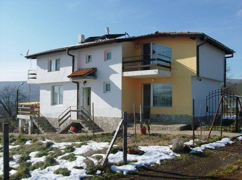 Casa en un pueblo junto al mar en Bulgaria, región de Burgas, Izgrev — Encuentre propiedades fuera del plan o reventa de bienes inmuebles directamente de desarrolladores y propietarios GEOLN.COM. Foto 1