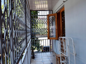 巴统中心一个孤立院子的公寓 — 来自开发商和业主的房地产搜索引擎 GEOLN.COM. 照片 14