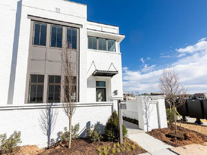 Real estate in Halcyon — look at the real estate search engine GEOLN.COM. Photo 2