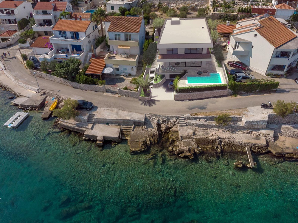 NOWA LUKSUSOWA WILLA W PIERWSZYM RZĘDZIE DO MORZA — Wyszukiwarka nieruchomości od deweloperów i właścicieli GEOLN.COM. Zdjęcie 1