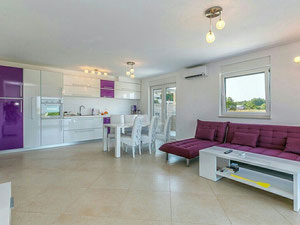 Apartments by the sea in Croatia, Lizhnjan — Find off-plan property or real estate resale directly from developers and owners GEOLN.COM. Photo 3