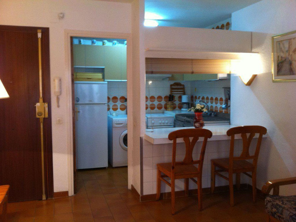 西班牙、加泰罗尼亚、卡莱利亚郊区的公寓 — 来自开发商和业主的房地产搜索引擎 GEOLN.COM. 照片 1