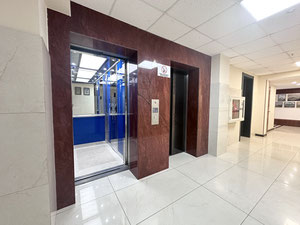 大工作室，功能类似于欧式双人间，位于英雄大道，享有壮观的体育场和山脉景观！ — 来自开发商和业主的房地产搜索引擎 GEOLN.COM. 照片 9