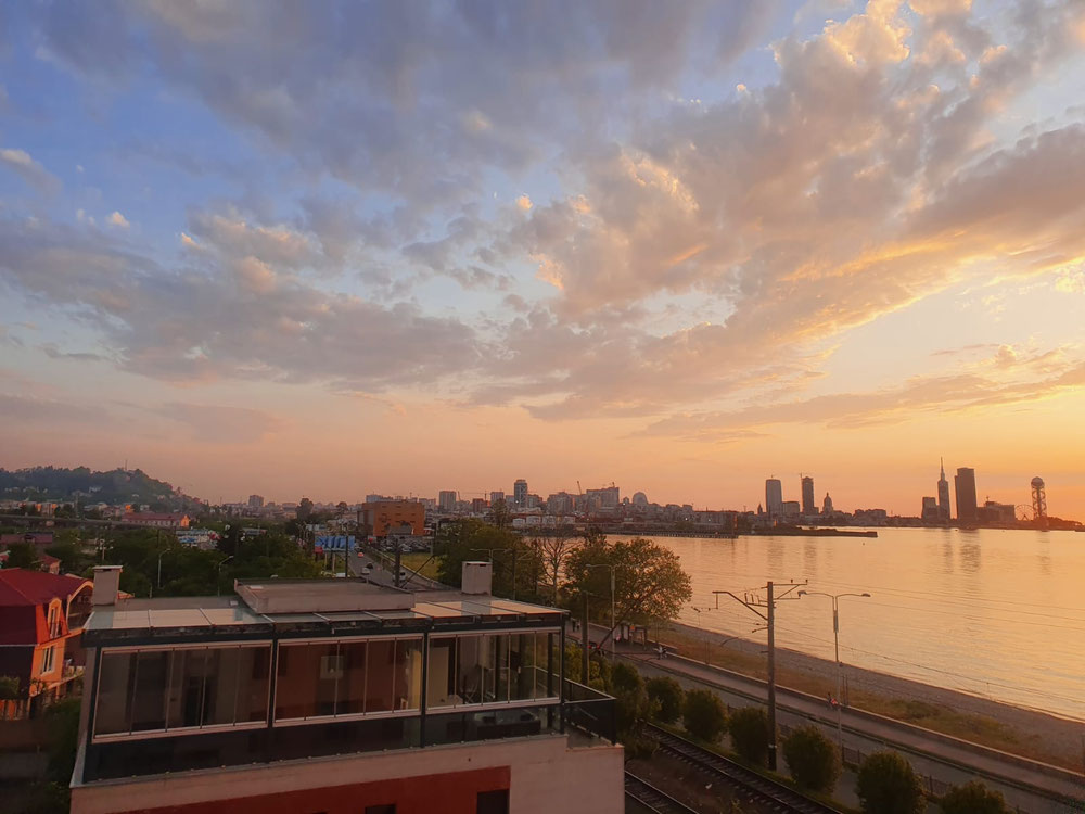 出售海景公寓 — 来自开发商和业主的房地产搜索引擎 GEOLN.COM. 照片 1