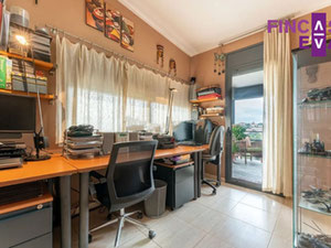 بيع منزل في برشلونة — ابحث عن عقار قيد الإنشاء أو عقار معاد بيعه مباشرة من المطورين والملاك GEOLN.COM. صورة فوتوغرافية 12