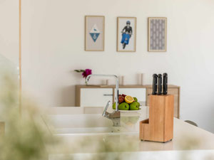 宽敞的4卧室泳池别墅，俯瞰山脉和大海 — 来自开发商和业主的房地产搜索引擎 GEOLN.COM. 照片 2